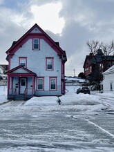 286 Spring St, Unit 1 in St Johnsbury, VT - Building Photo - Building Photo