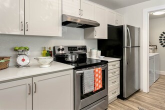 Alaire Apartment Homes in Renton, WA - Building Photo - Building Photo