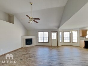 418 N Century Ave, Unit RW5505 in Republic, MO - Foto de edificio - Building Photo