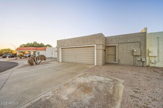6120 E Augusta Cir in Mesa, AZ - Building Photo - Building Photo
