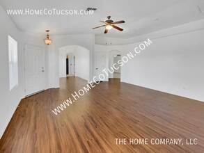 7622 W August Moon Pl in Tucson, AZ - Building Photo - Building Photo