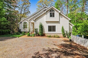 2444 Early Settlers Rd in Richmond, VA - Building Photo