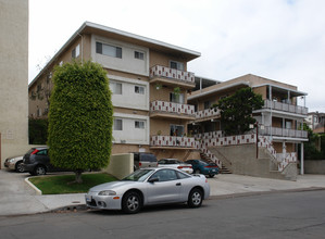 Crown Over Complex in San Diego, CA - Building Photo - Building Photo