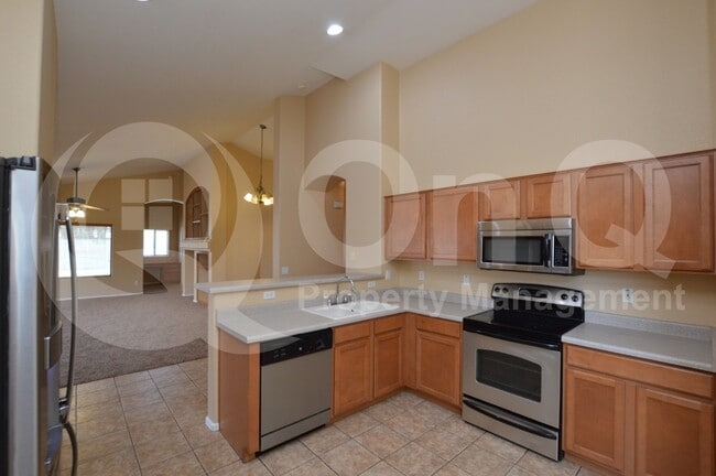 4094 E Rustler Way in Gilbert, AZ - Building Photo - Building Photo