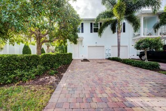 1201 Dakota Dr in Jupiter, FL - Building Photo - Building Photo