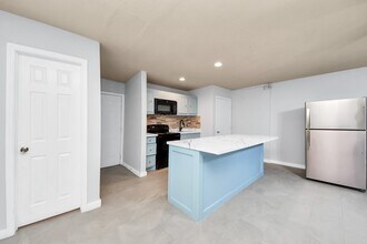 6701 Irvington Blvd in Houston, TX - Building Photo - Building Photo
