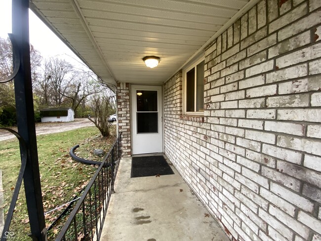 1260 N Ridgeview Dr in Indianapolis, IN - Building Photo - Building Photo