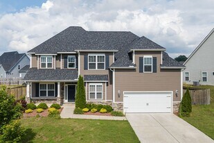 492 Whitebark Ln in Clayton, NC - Building Photo