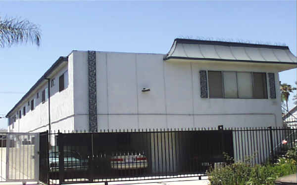 2319 Chariton St in Los Angeles, CA - Building Photo - Building Photo