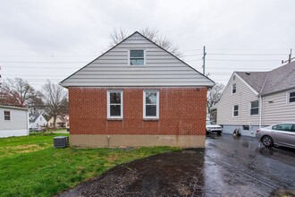 1327 Birney Ln in Cincinnati, OH - Building Photo - Building Photo