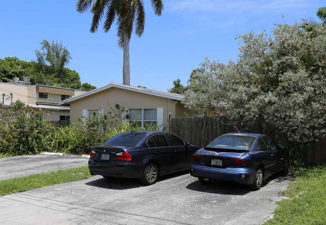 1123-1129 NE 16th Ct in Fort Lauderdale, FL - Building Photo - Building Photo