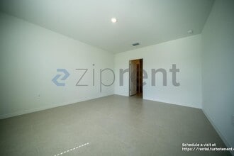 19624 Fairhill Ct in Lehigh Acres, FL - Building Photo - Building Photo
