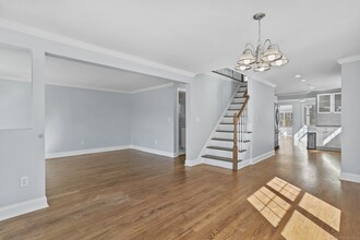139 River St in New Canaan, CT - Building Photo - Building Photo