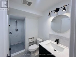 38 Whitford Rd in Markham, ON - Building Photo - Building Photo