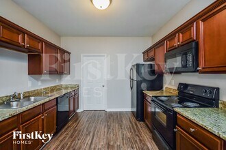 5068 Pioneer Pkwy in Mcdonough, GA - Foto de edificio - Building Photo