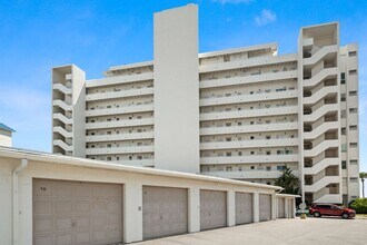 7000 Beach Plaza in St Pete Beach, FL - Building Photo - Building Photo