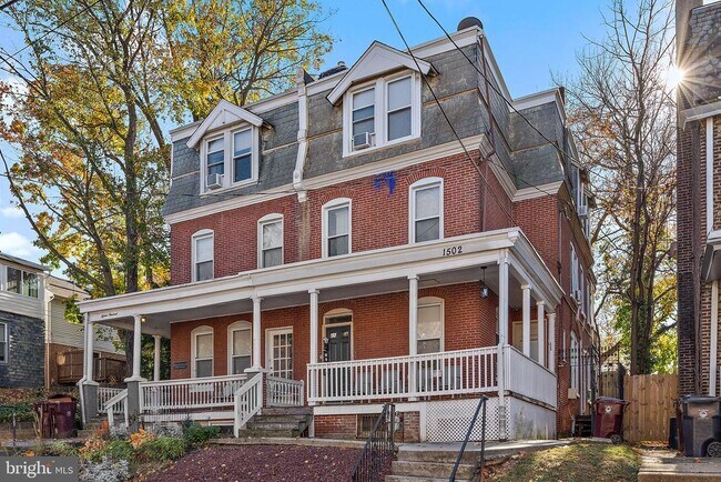 property at 1502 W 14th St