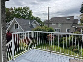 4879 Collingwood St in Vancouver, BC - Building Photo