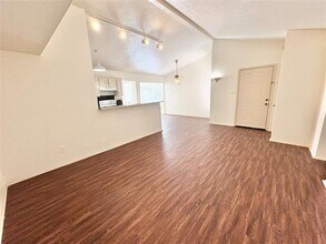 658 Stonehenge Dr in Grand Prairie, TX - Building Photo - Building Photo
