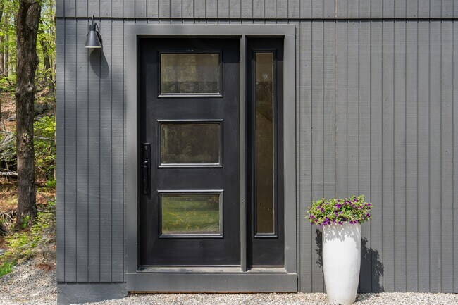 5 S Bedford Rd in Pound Ridge, NY - Building Photo - Building Photo