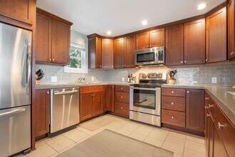 13748 Wallingford Ave N in Seattle, WA - Building Photo - Building Photo