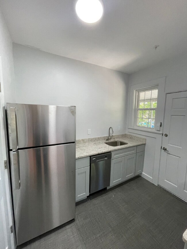 418 E Virginia St in Tallahassee, FL - Foto de edificio - Building Photo