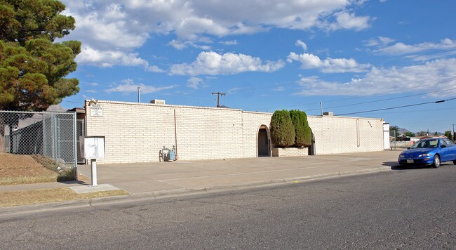 8509 Statler St in El Paso, TX - Foto de edificio - Building Photo