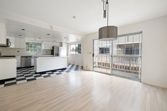 property at 206 S Catalina Ave