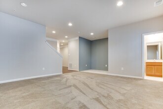 4216 WOODSPRING Ln in Upper Marlboro, MD - Building Photo - Building Photo