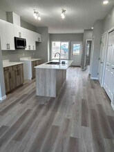 1211 16 Av NW in Edmonton, AB - Building Photo - Building Photo