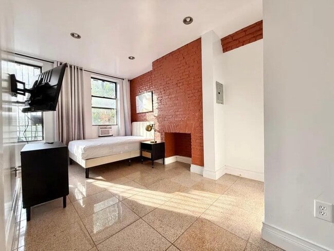 property at 2254 2nd Ave