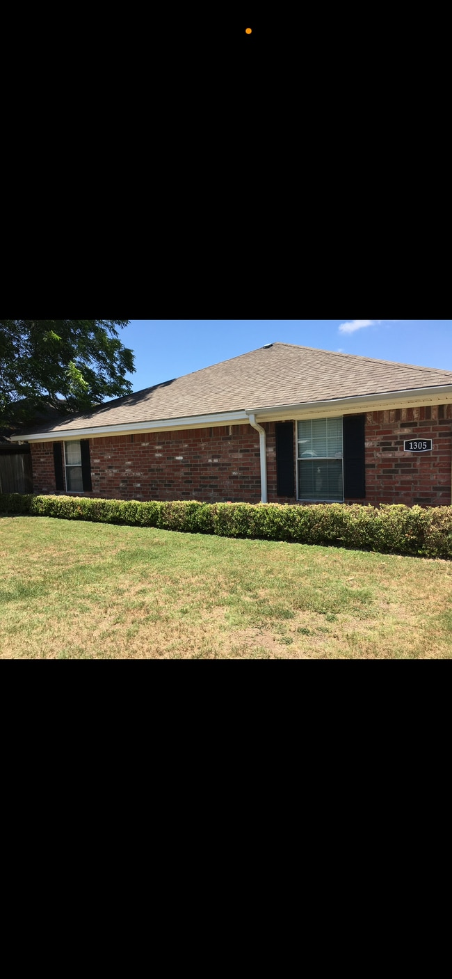 1305 Bagby Ave in Waco, TX - Building Photo - Building Photo
