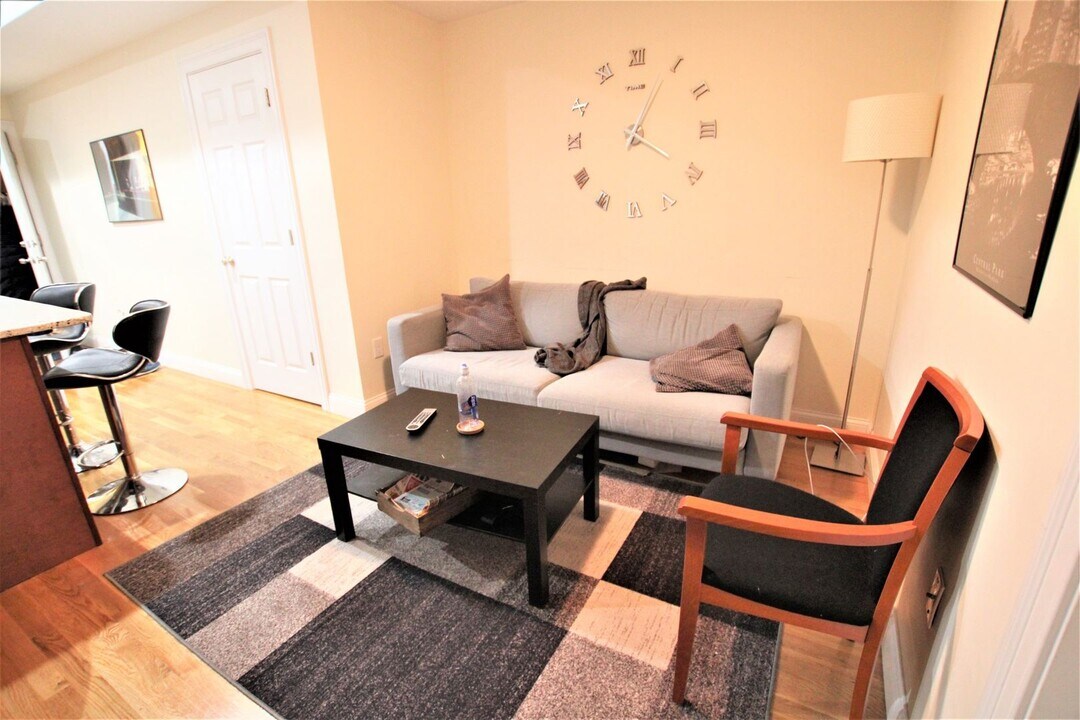 1023 Tremont St in Boston, MA - Building Photo