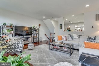 742 Collington Ct in Woodbridge, VA - Building Photo - Building Photo