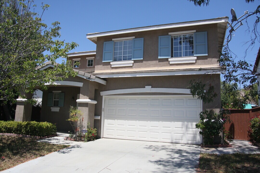42084 Orange Blossom Dr in Temecula, CA - Building Photo