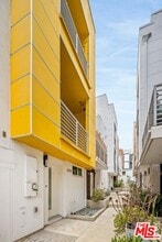 2205 Selig Dr in Los Angeles, CA - Building Photo - Building Photo