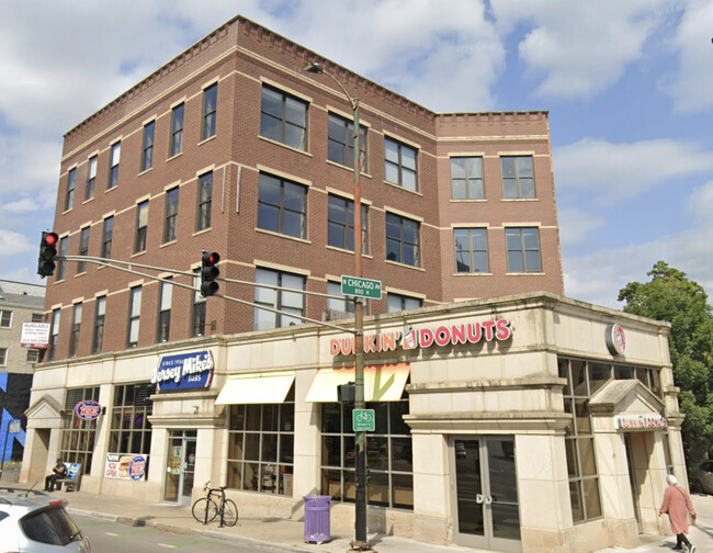 property at 805 N Milwaukee Ave