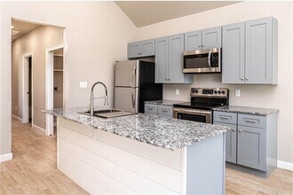 802 Vly Oaks Ln in Centerton, AR - Building Photo - Building Photo
