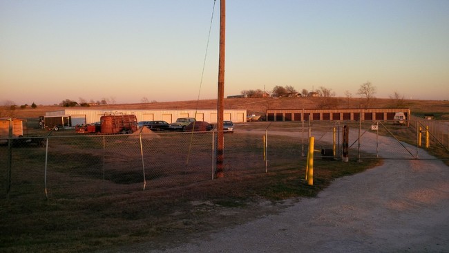 158 Stockmen Ln in Maxwell, TX - Foto de edificio - Building Photo