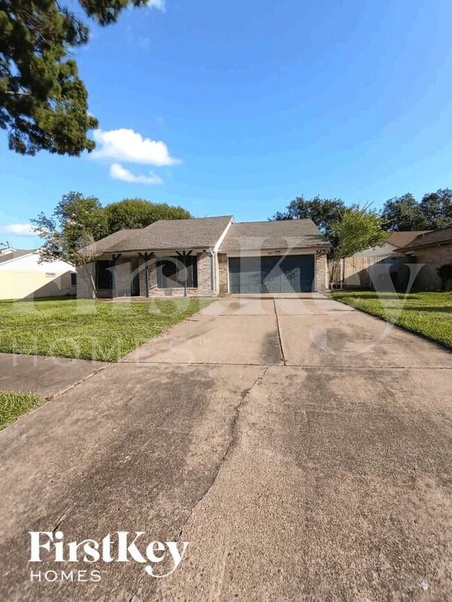 17927 Lake Manor Dr
