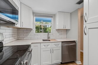 750 Rider Rd in Boynton Beach, FL - Foto de edificio - Building Photo