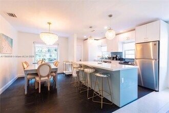 426 NE 26th St, Unit 1 in Miami, FL - Building Photo - Building Photo