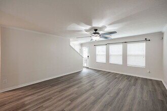 9917 Kingfisher Dr in Conroe, TX - Building Photo - Building Photo