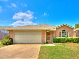 10833 Ohara Ln in Midwest City, OK - Building Photo