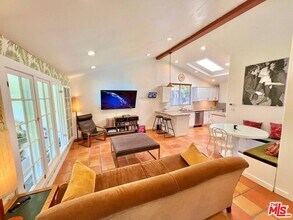 708 Westmount Dr in West Hollywood, CA - Building Photo - Building Photo
