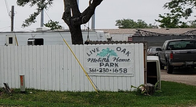 Live Oak Mobile Home Park in Rockport, TX - Building Photo - Primary Photo