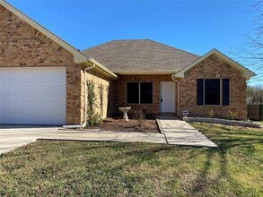 713 Charyl Lynn Dr in Argyle, TX - Foto de edificio - Building Photo