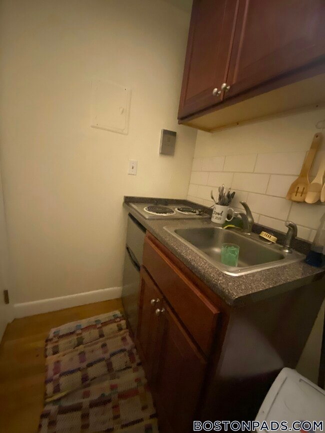 49 S Huntington Ave in Boston, MA - Building Photo - Building Photo