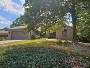 28 McKenzie Dr in Bella Vista, AR - Building Photo - Building Photo