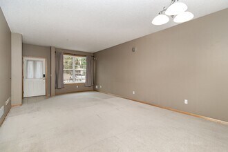 12110 Vermillion St NE in Blaine, MN - Building Photo - Building Photo